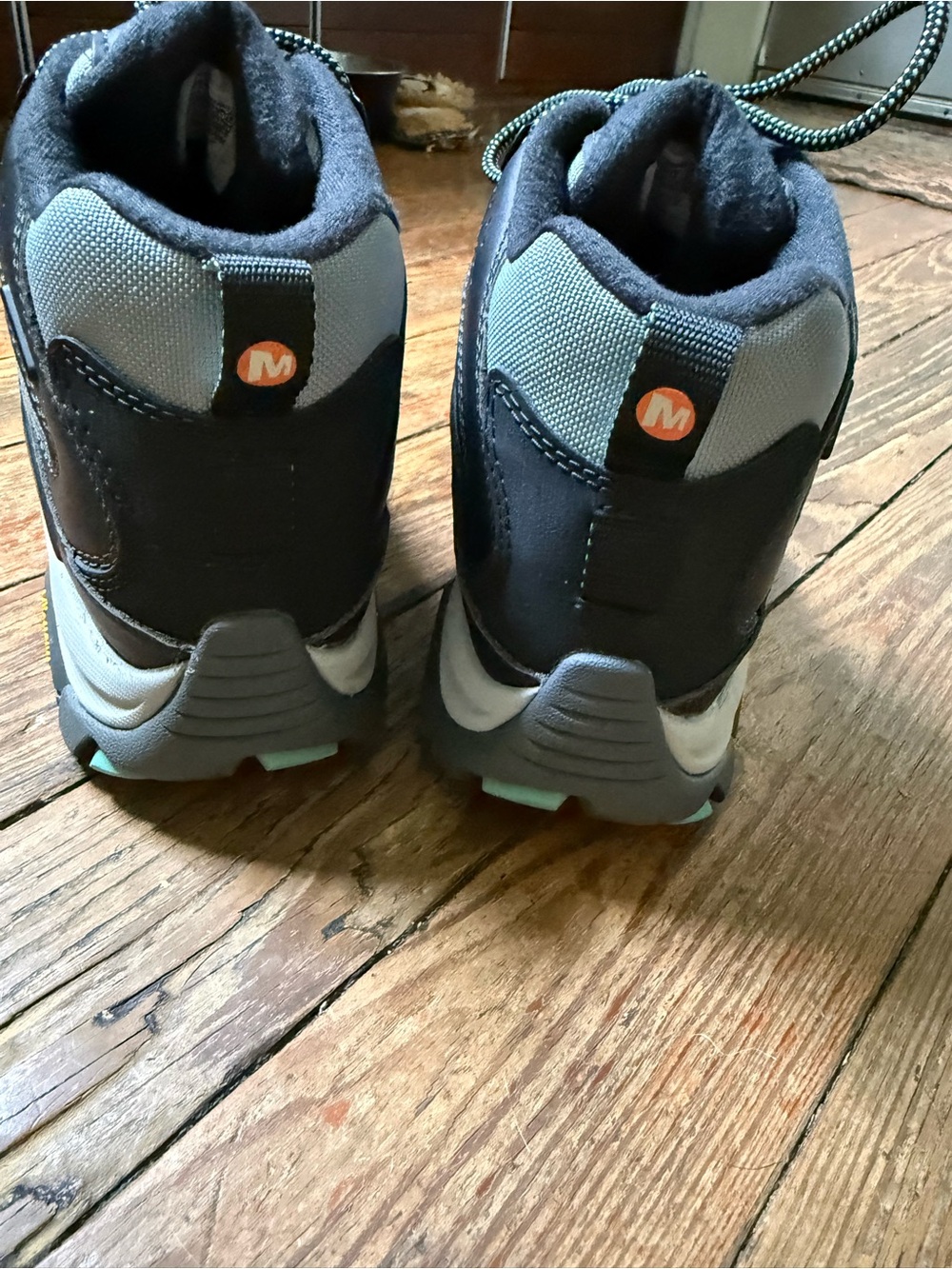 Merrell Black Gray Hiking Shoes with Mint Highlights - Picture 5 of 8